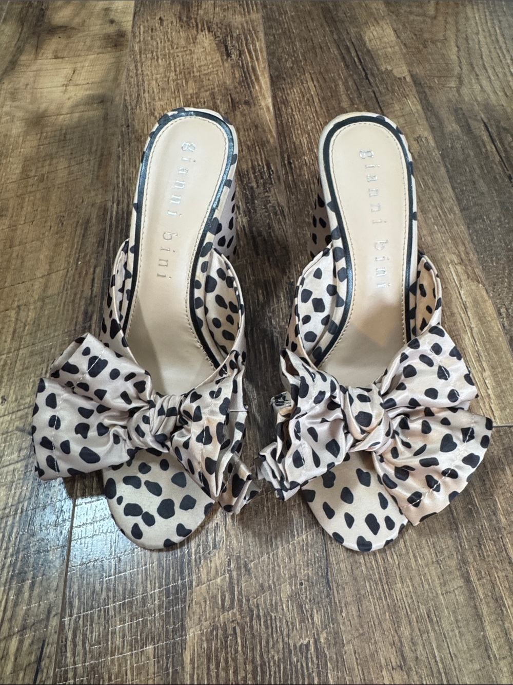 Gianni Bini Tan and Black Leopard Bow Slide Mules